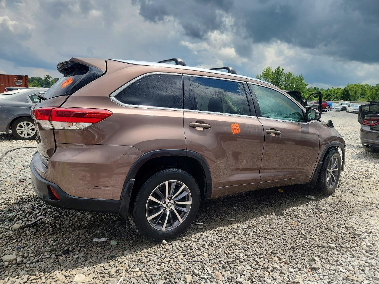 2017 Toyota Highlander Xle - zdjęcie 3