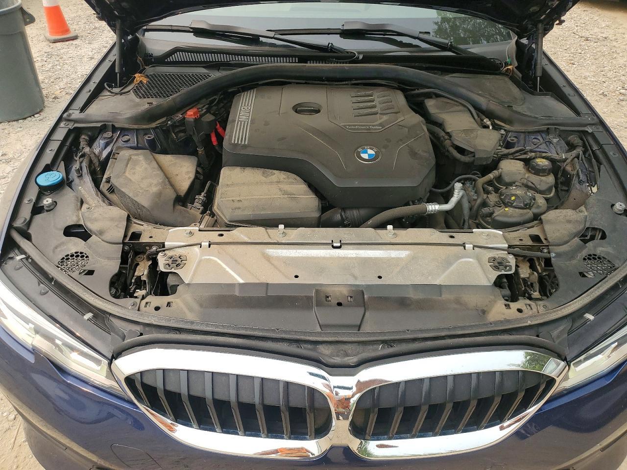 2020 BMW Seria 3 330i - zdjęcie 11