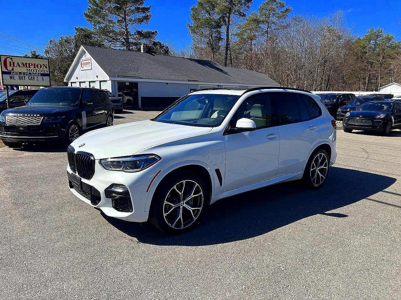 2021 BMW X5 xDrive45E - zdjęcie 2