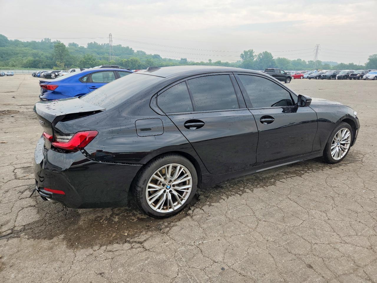 2023 BMW Seria 3 330i - zdjęcie 3