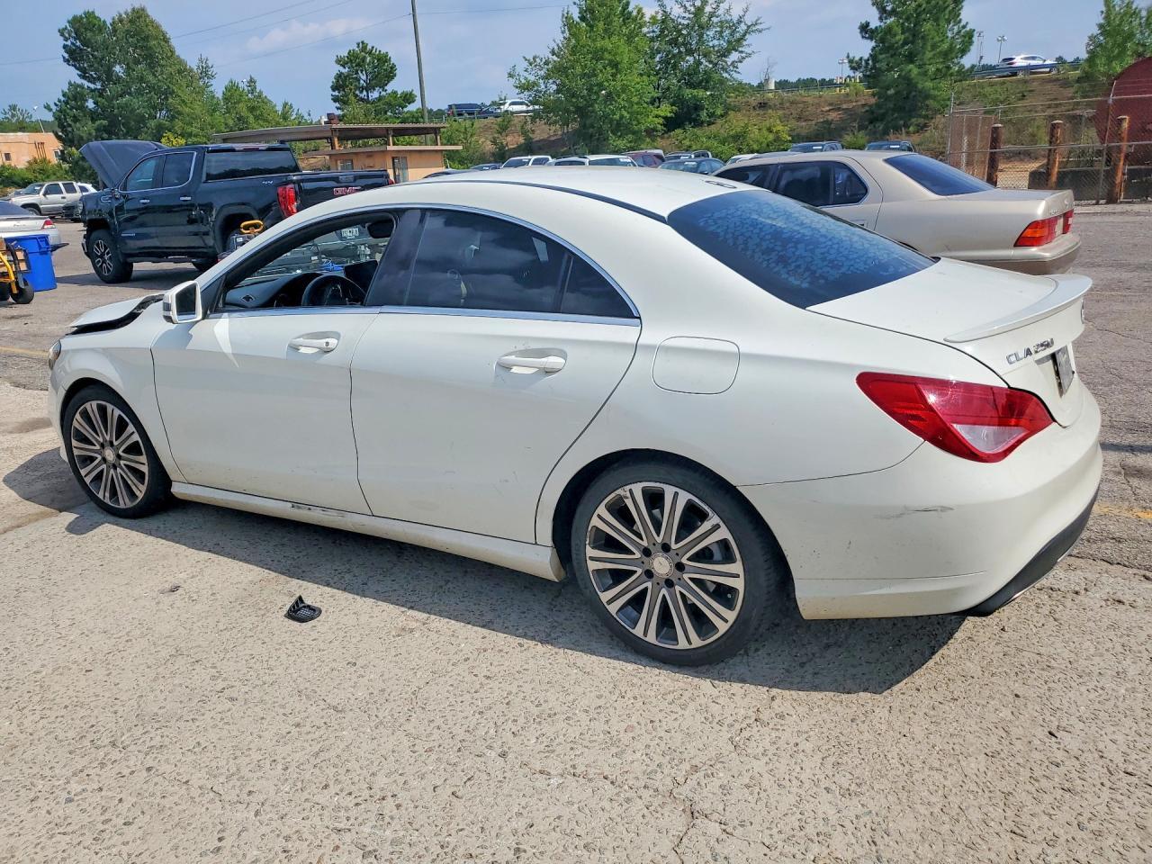 2018 Mercedes-Benz Cla 250 - zdjęcie 2