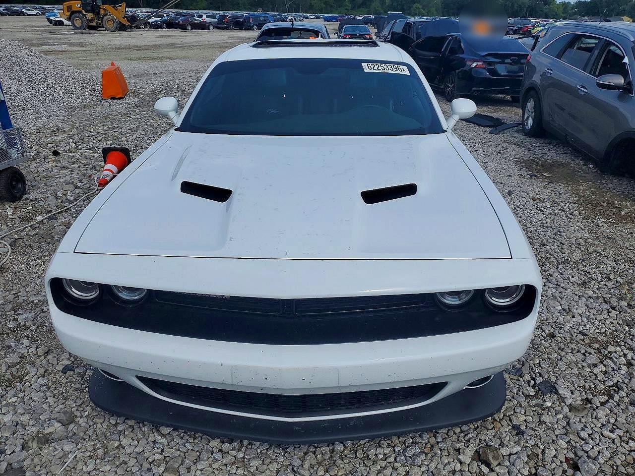 2015 Dodge Challenger R - zdjęcie 5