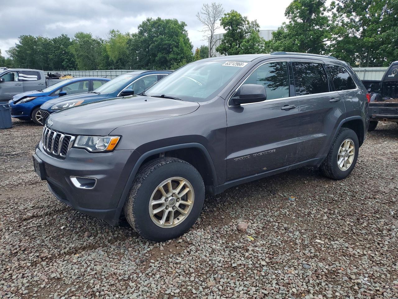2019 Jeep Grand Cherokee Laredo - zdjęcie główne
