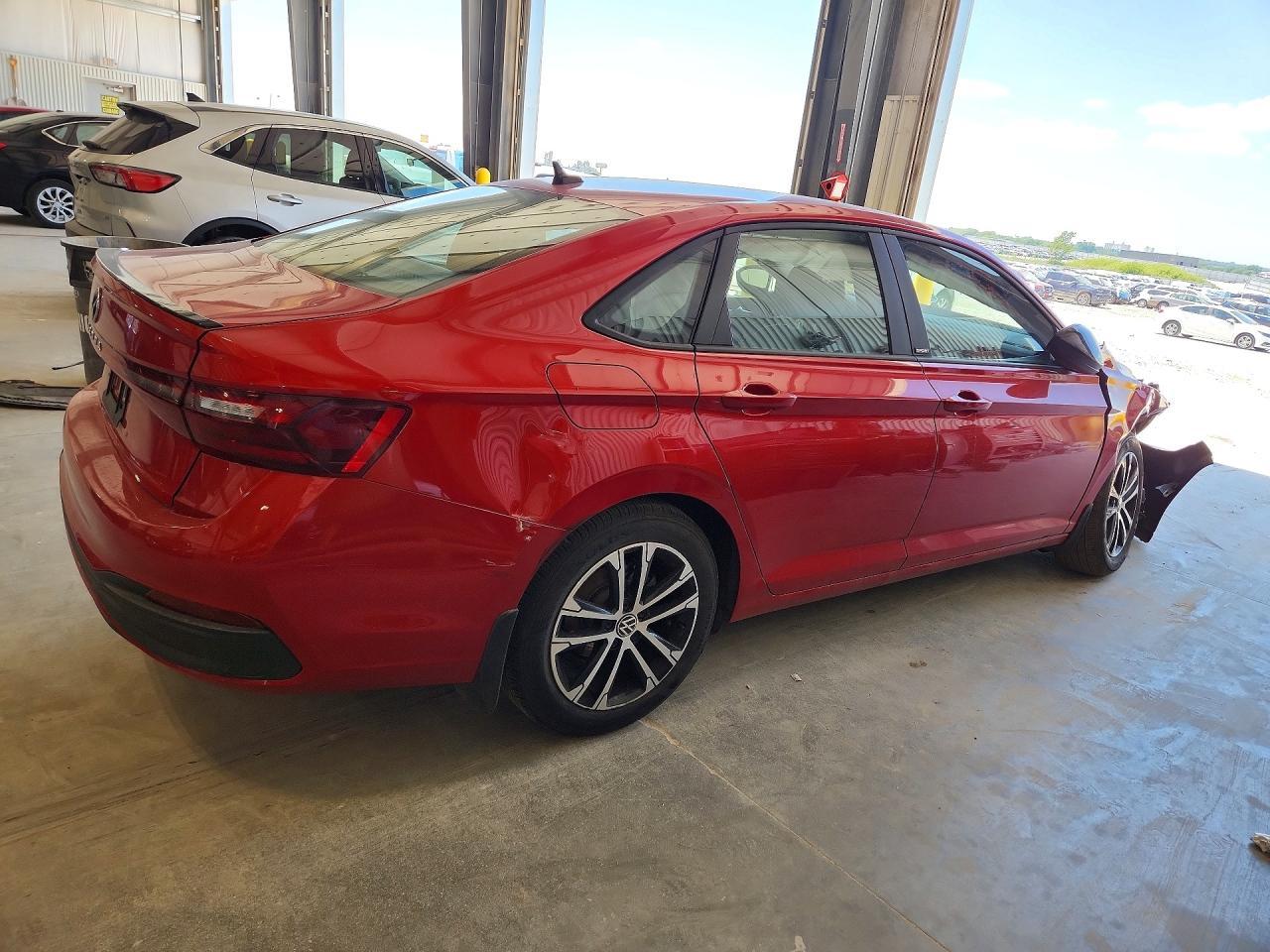 2025 Volkswagen Jetta - zdjęcie 3