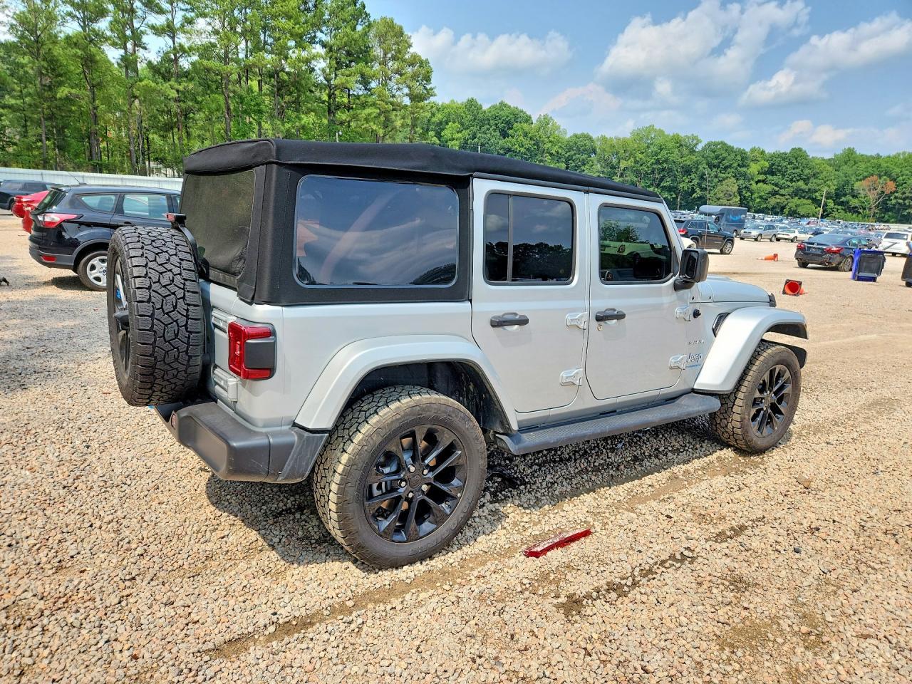 2023 Jeep Wrangler Sahara 4Xe - zdjęcie 3