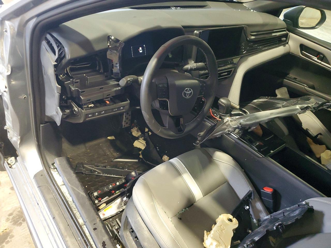 2025 Toyota Camry Se - zdjęcie 8