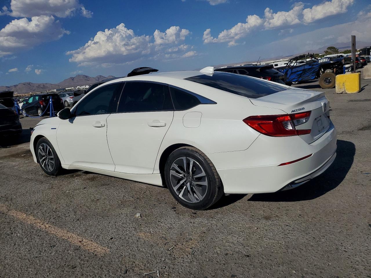 2018 Honda Accord Hybrid - zdjęcie 2