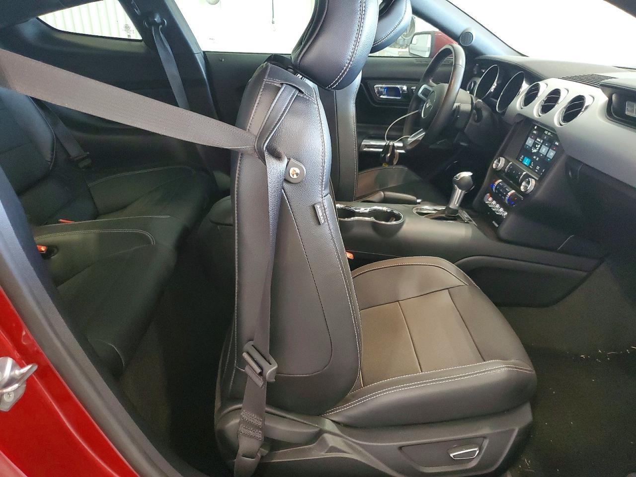 2017 Ford Mustang - zdjęcie 10