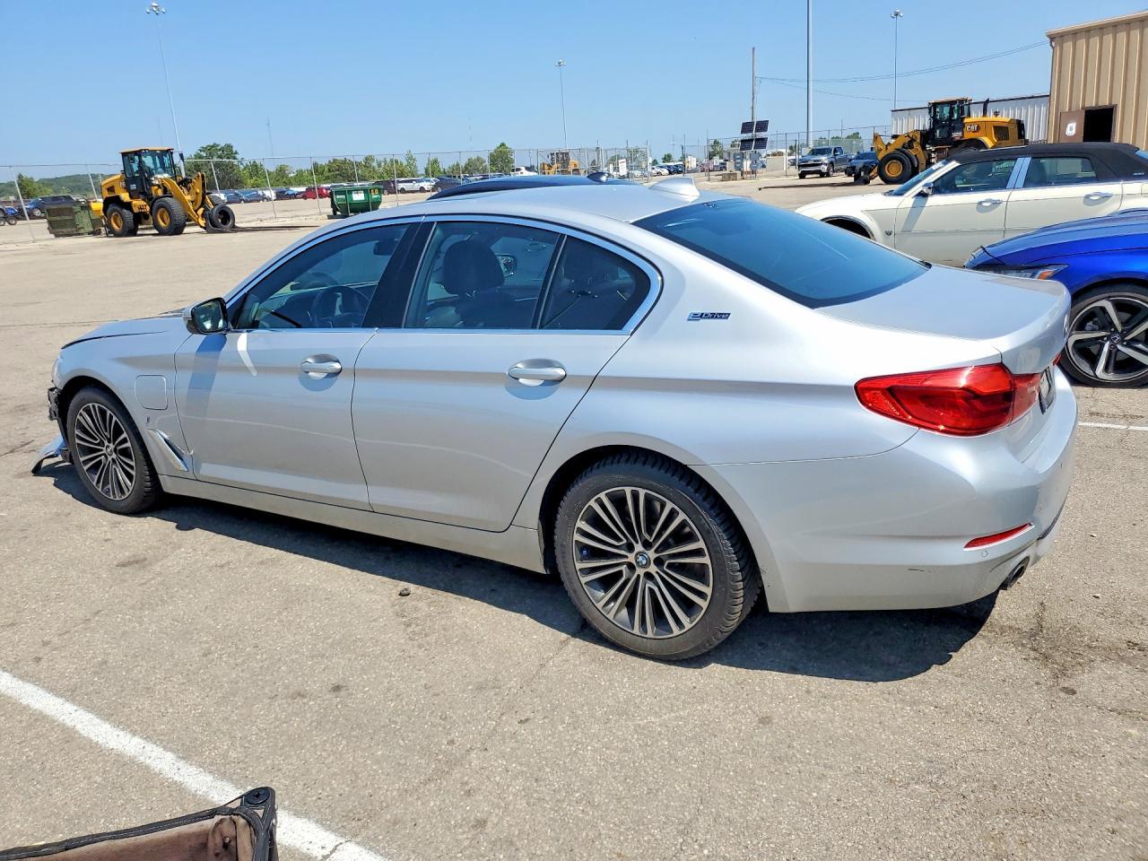 2019 BMW 530Xe - zdjęcie 2