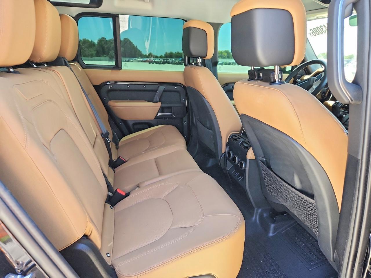 2026 Land Rover Defender 110 S - zdjęcie 10