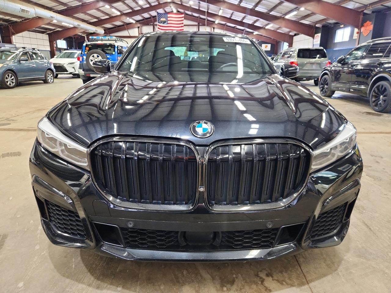 2021 BMW 750 Xi - zdjęcie 5