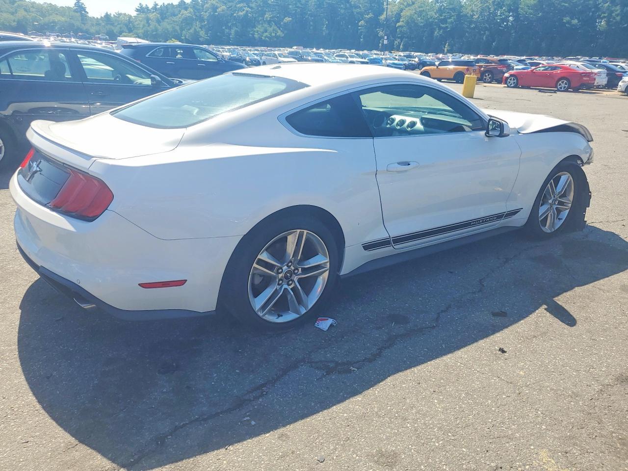 2018 Ford Mustang - zdjęcie 3