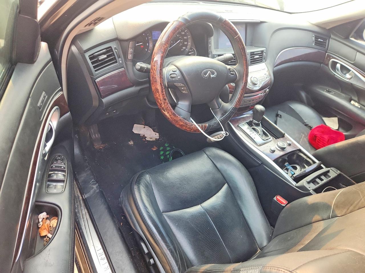 2018 Infiniti Q70 3.7 Luxe - zdjęcie 8