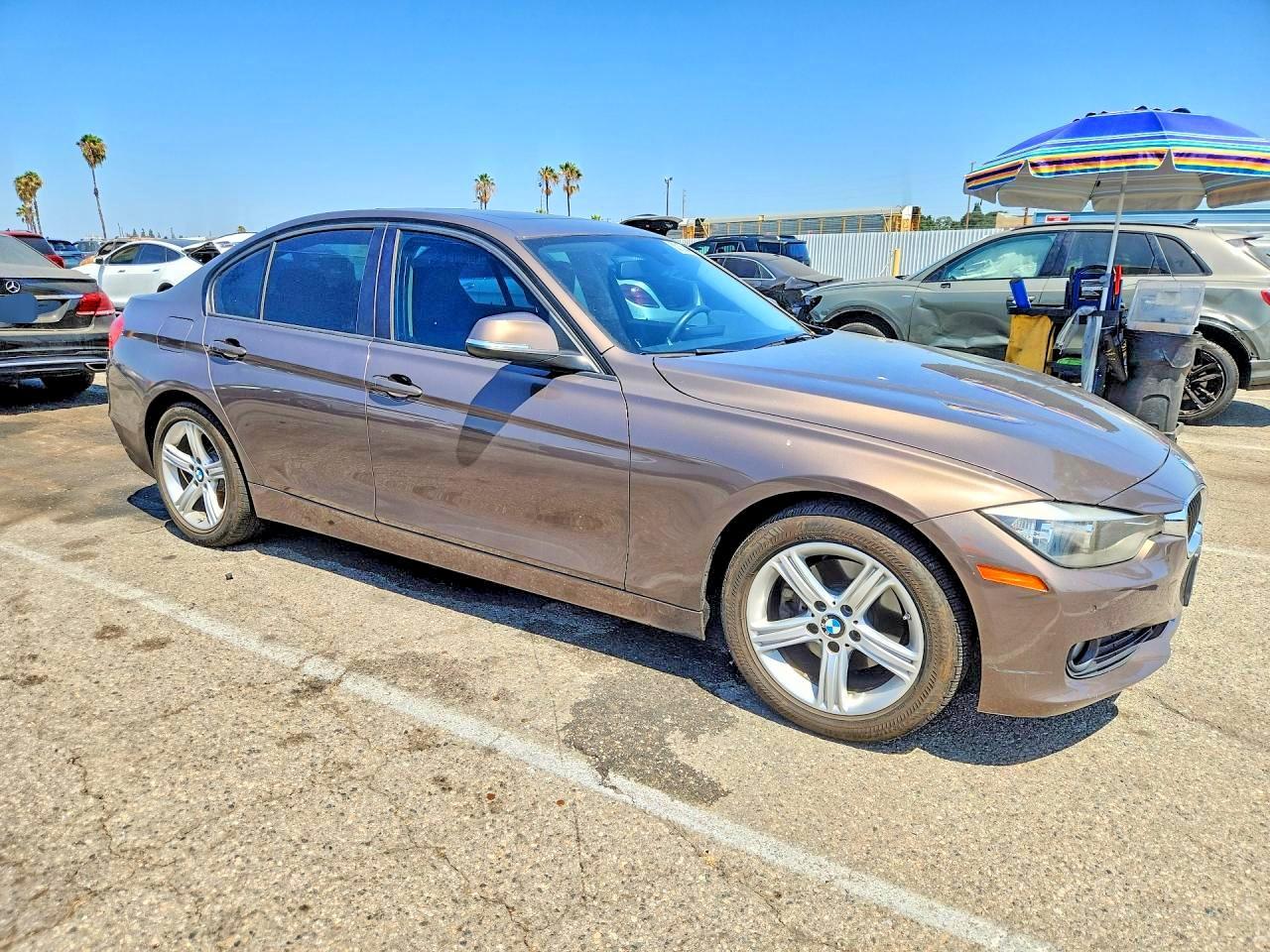 2014 BMW 320 I - zdjęcie 4
