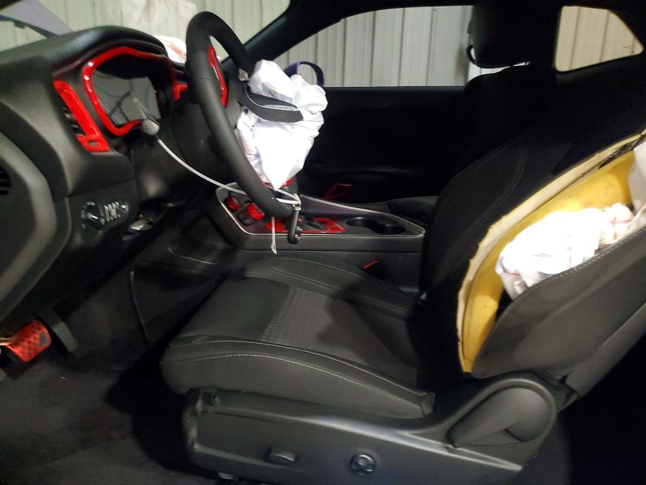 2016 Dodge Challenger R/T - zdjęcie 7