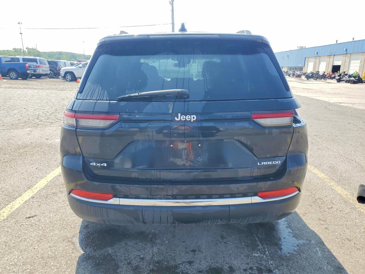 2025 Jeep Grand Cherokee Laredo - zdjęcie 6