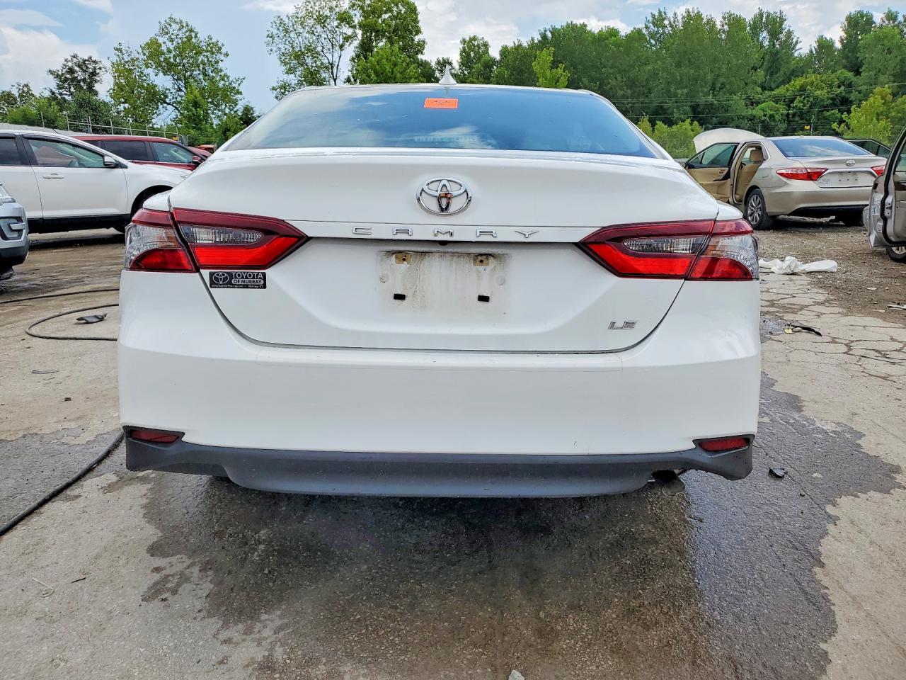 2023 Toyota Camry Le - zdjęcie 6