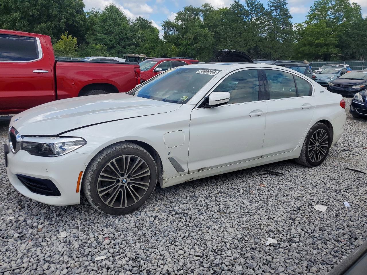2019 BMW 530E - zdjęcie główne
