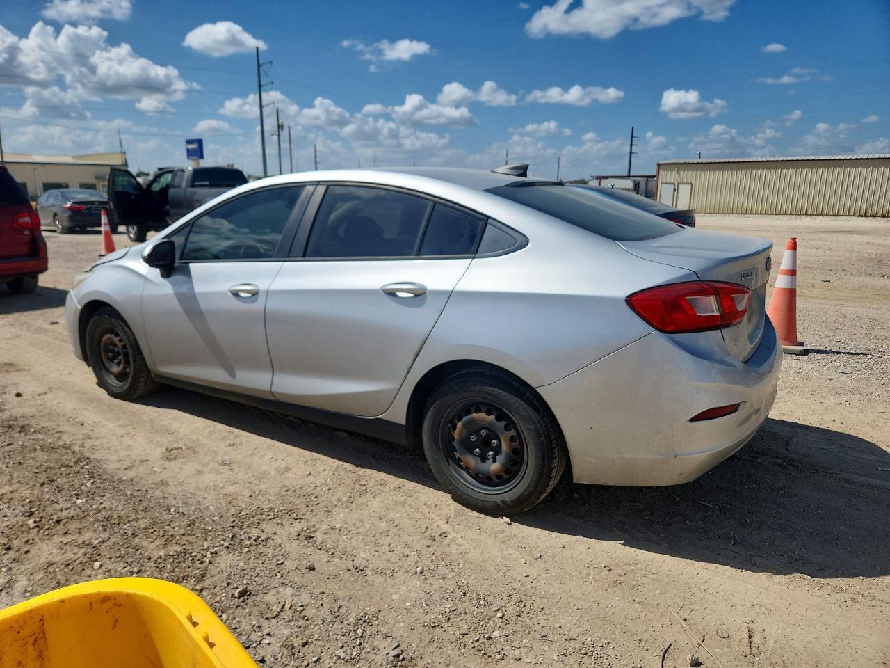 2018 Chevrolet Cruze Ls - zdjęcie 2