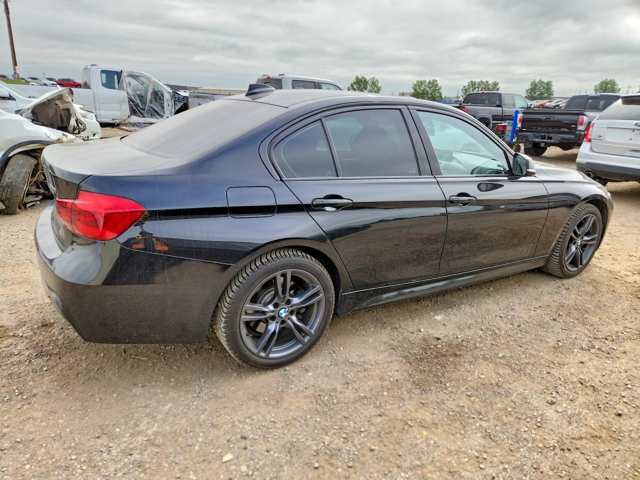 2018 BMW Seria 3 330i - zdjęcie 3