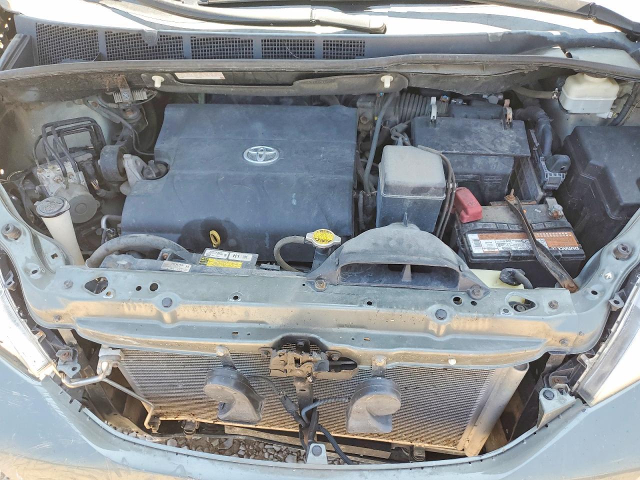 2014 Toyota Sienna Le - zdjęcie 12