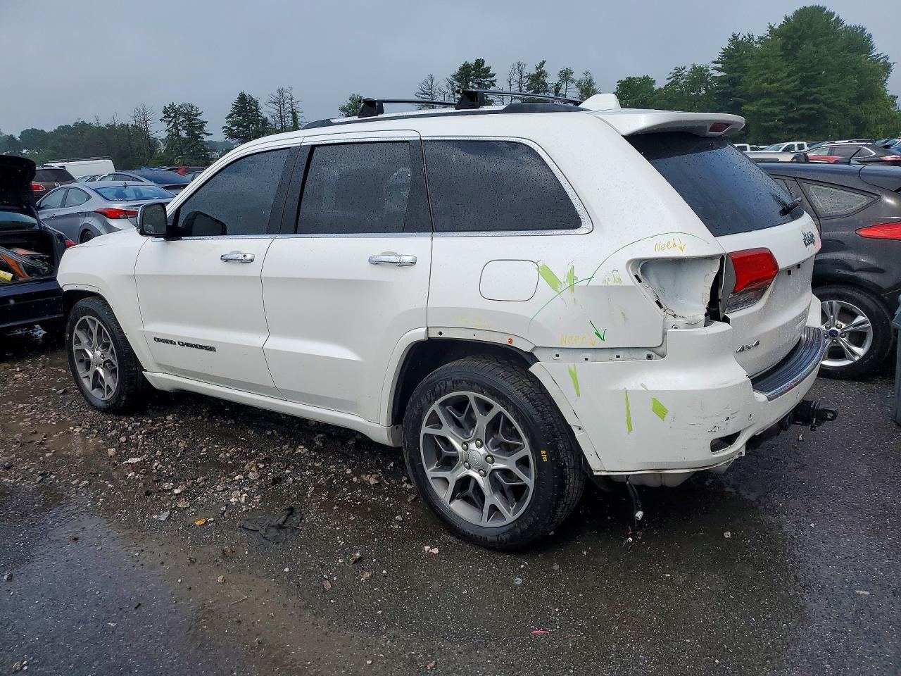 2021 Jeep Grand Cherokee Overland - zdjęcie 2