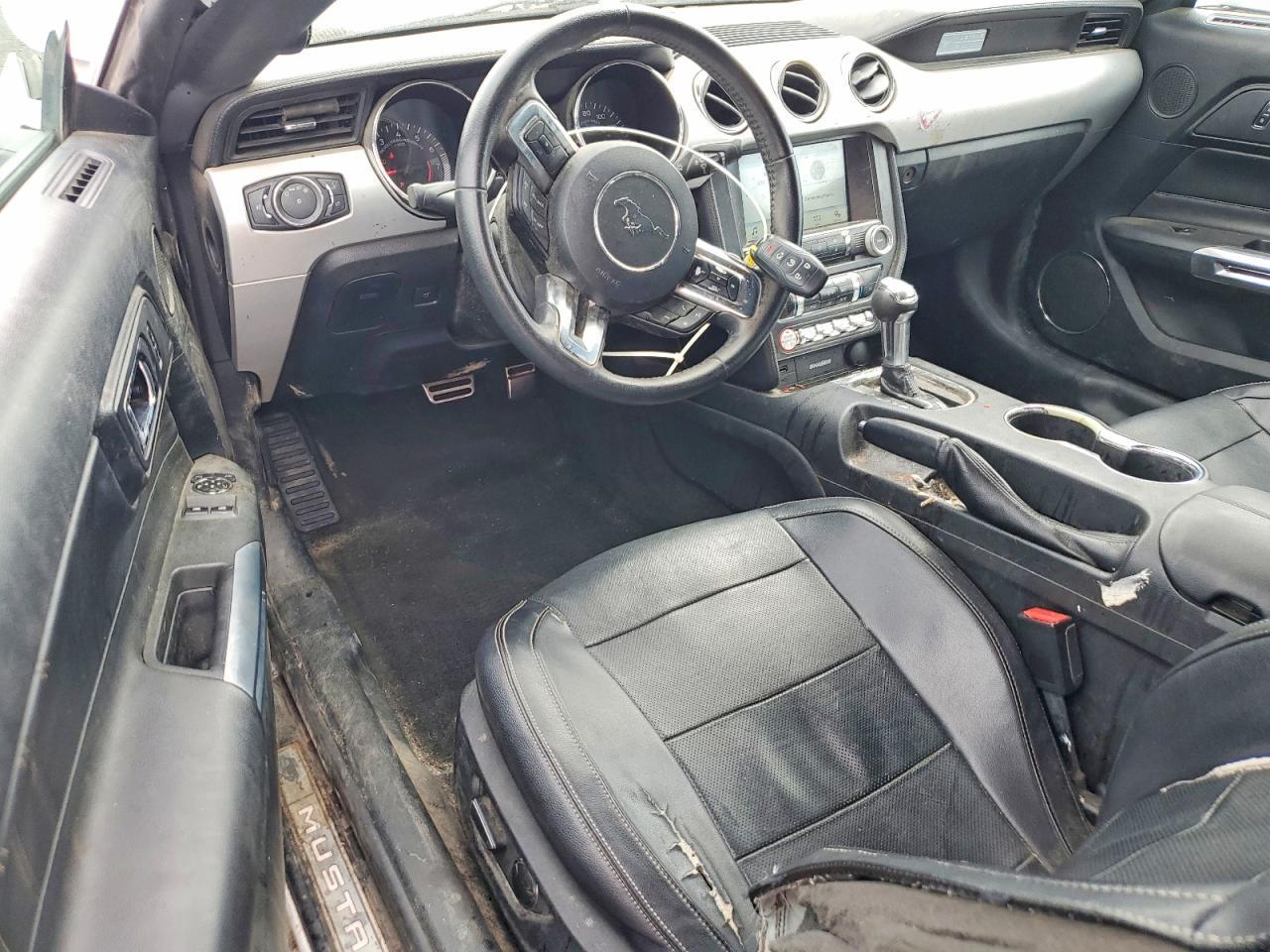 2017 Ford Mustang - zdjęcie 8