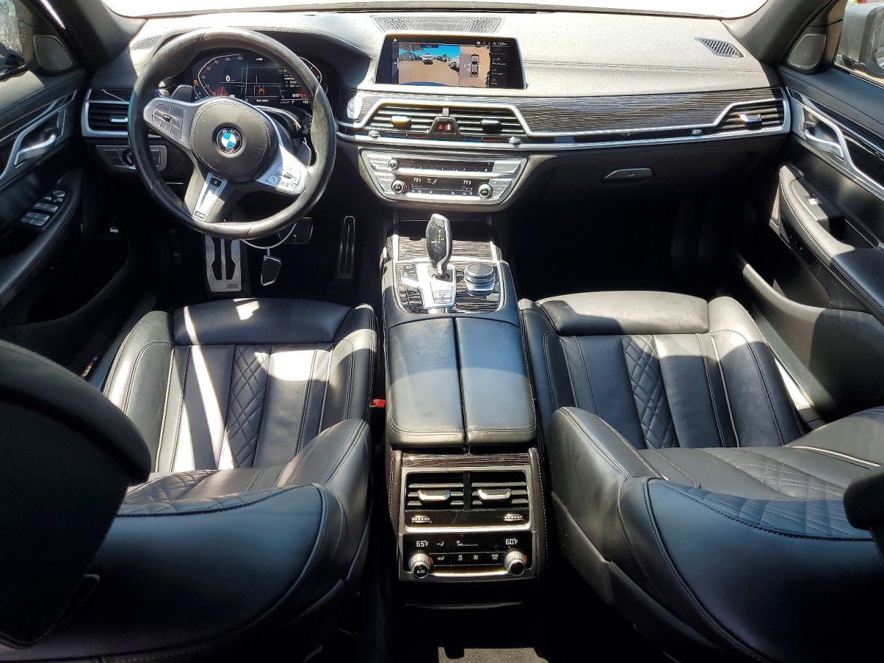 2022 BMW Seria 7 750i - zdjęcie 8