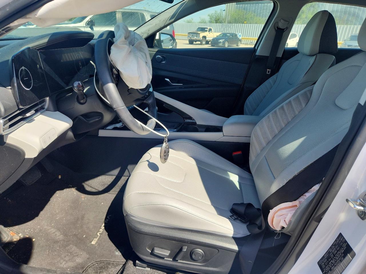 2024 Hyundai Elantra Limited - zdjęcie 7