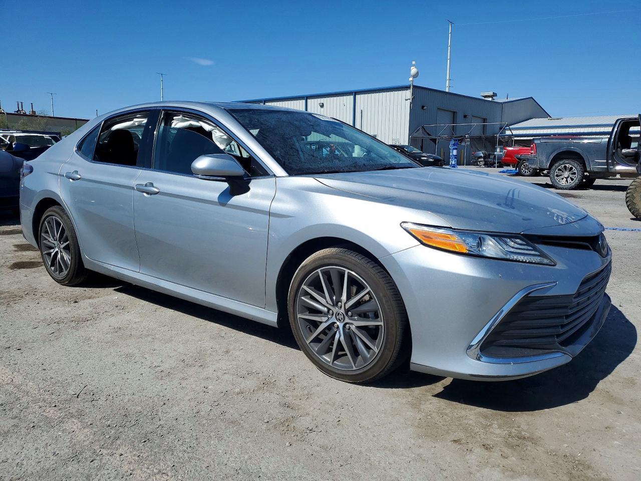 2023 Toyota Camry Xle - zdjęcie 4