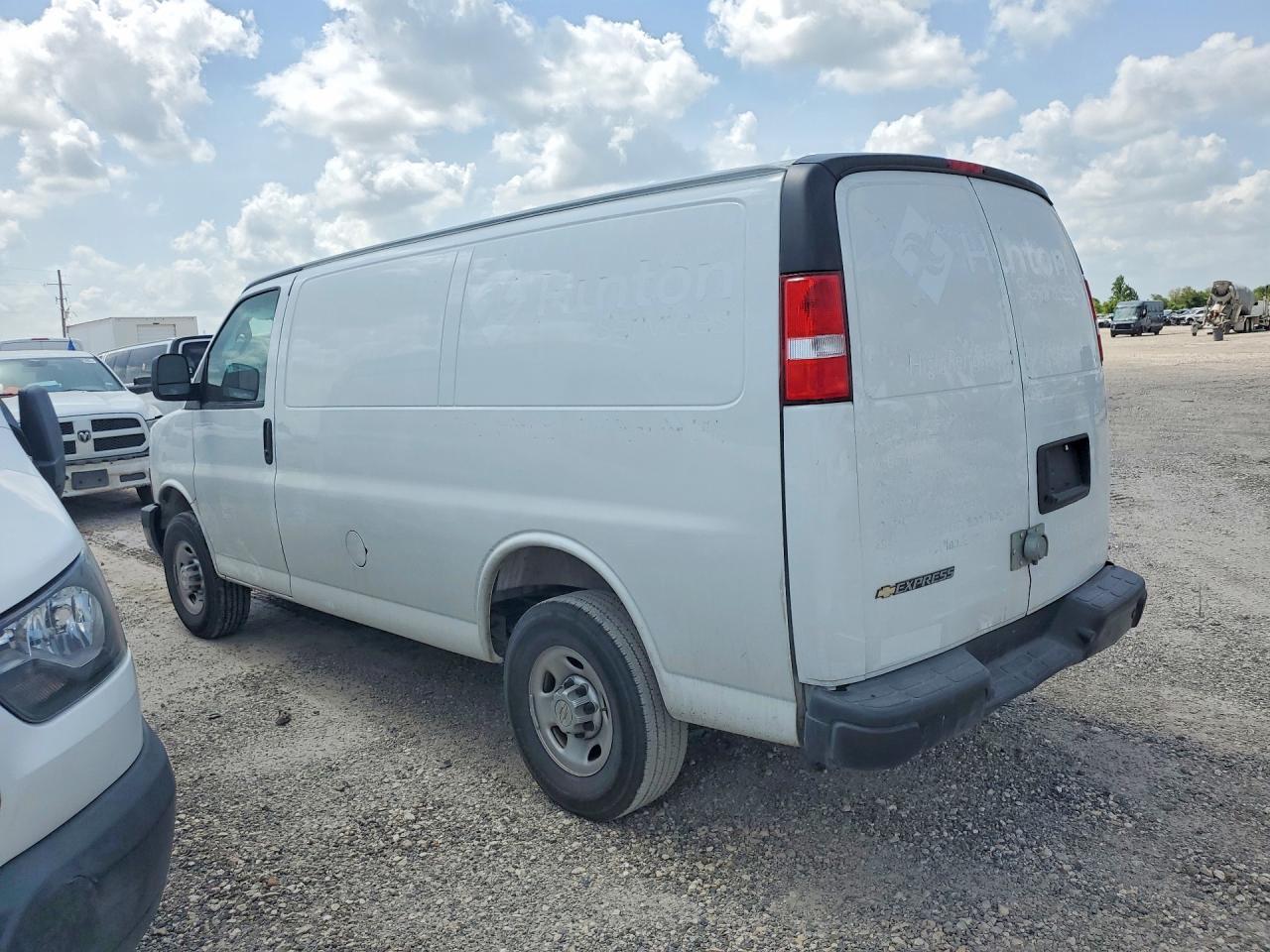 2025 Chevrolet Express G2500 - zdjęcie 2