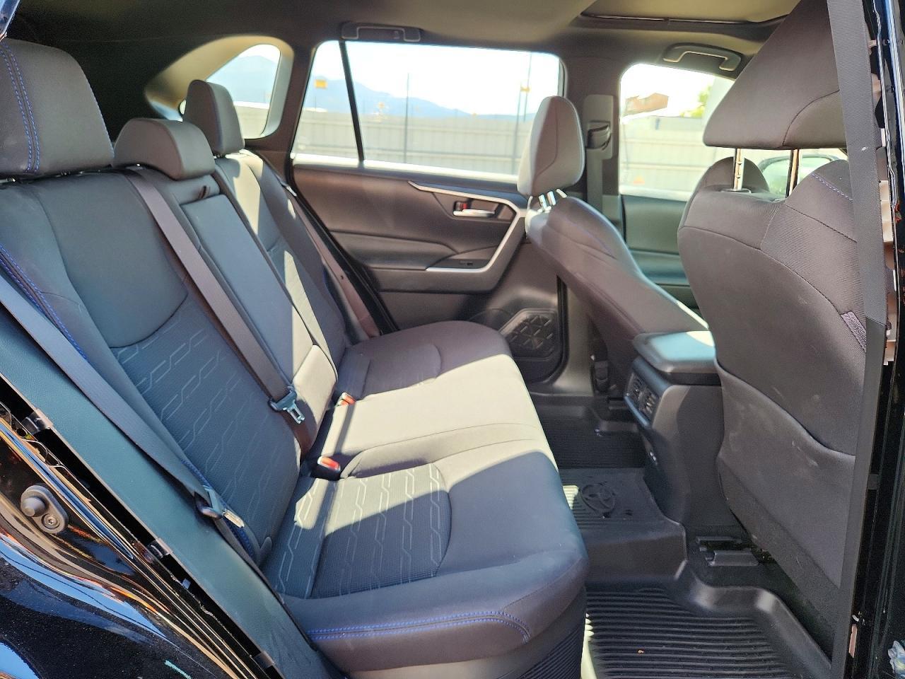 2022 Toyota Rav4 Se - zdjęcie 11