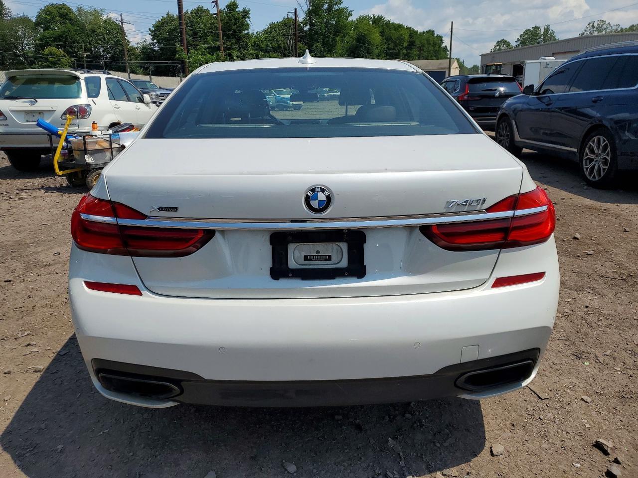 2017 BMW 740 Xi - zdjęcie 6