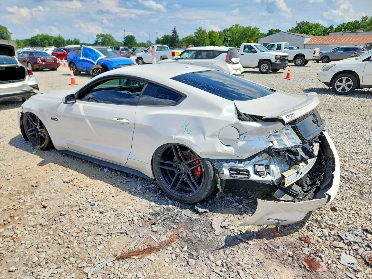 2017 Ford Mustang Gt - zdjęcie 2
