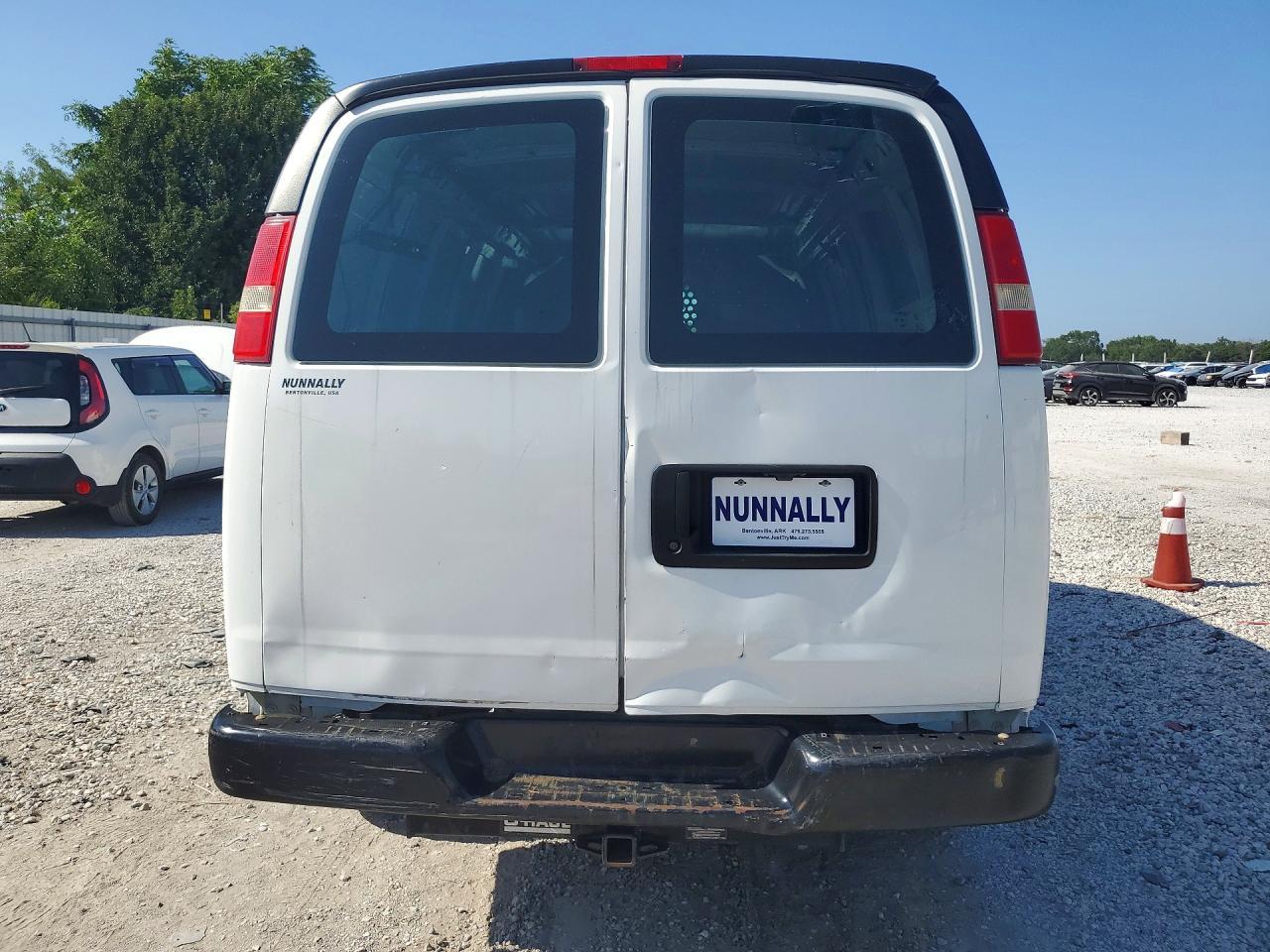 2015 Chevrolet Express G2500 - zdjęcie 6