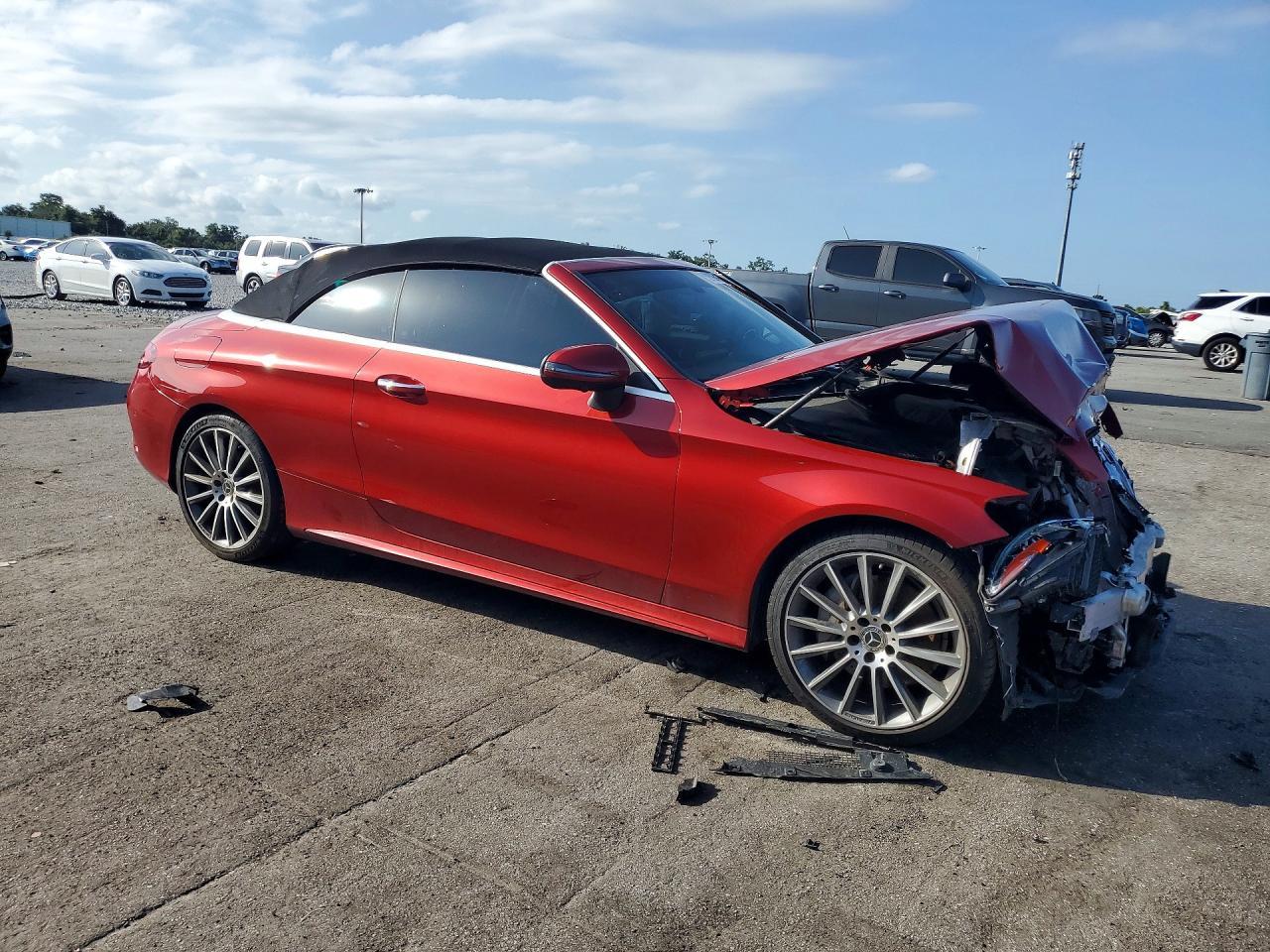 2019 Mercedes-Benz C 300 - zdjęcie 4