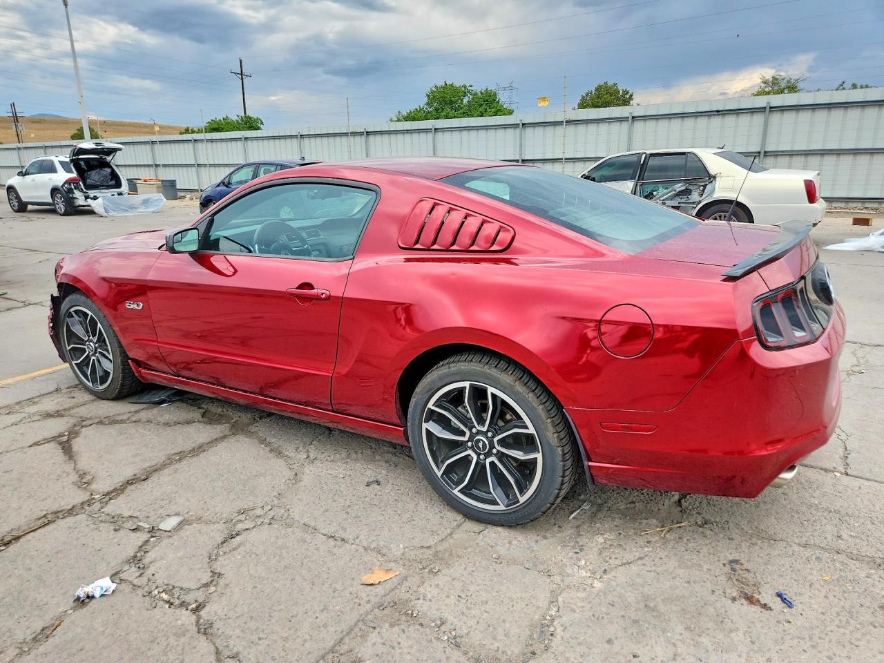 2014 Ford Mustang - zdjęcie 2