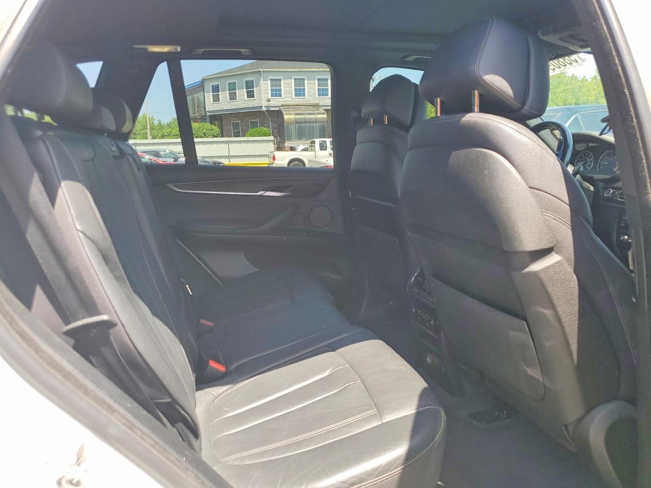 2017 BMW X5 xDrive35D - zdjęcie 11