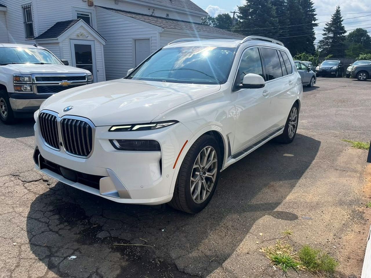 2025 BMW X7 xDrive40I - zdjęcie główne