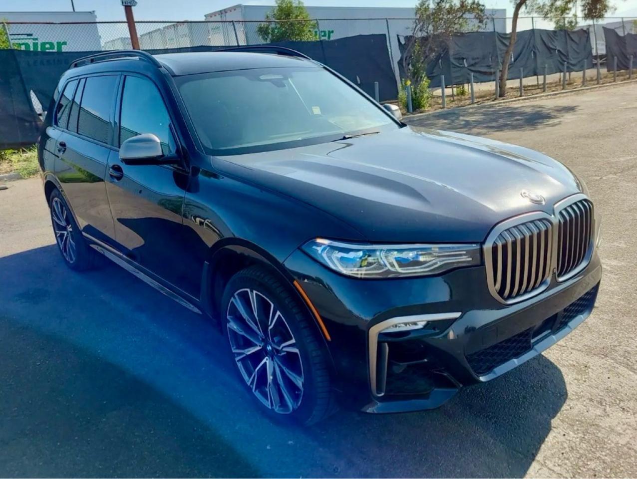 2022 BMW X7 M50I - zdjęcie główne