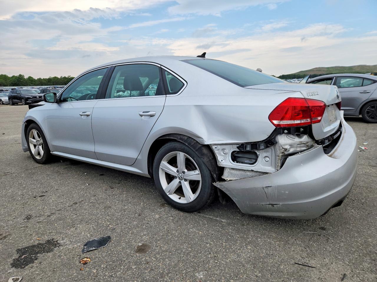 2015 Volkswagen Passat S - zdjęcie 2