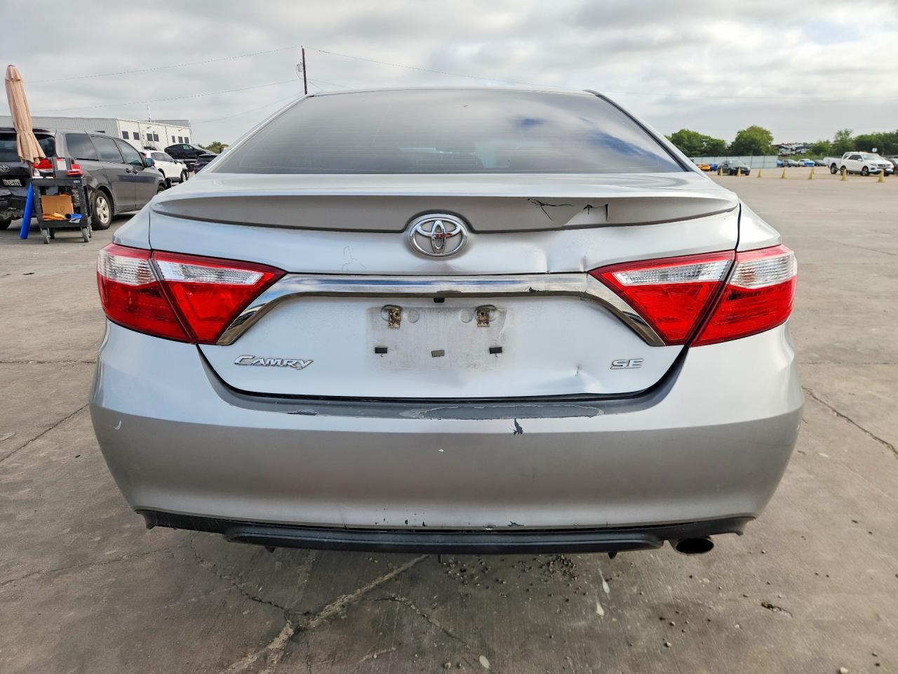 2015 Toyota Camry Se - zdjęcie 6