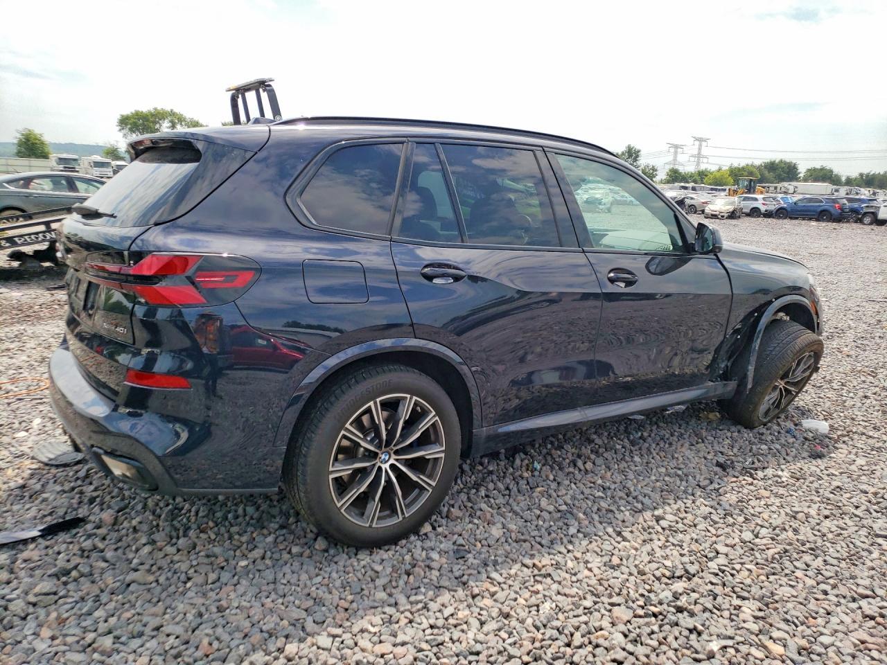 2025 BMW X5 xDrive40I - zdjęcie 3