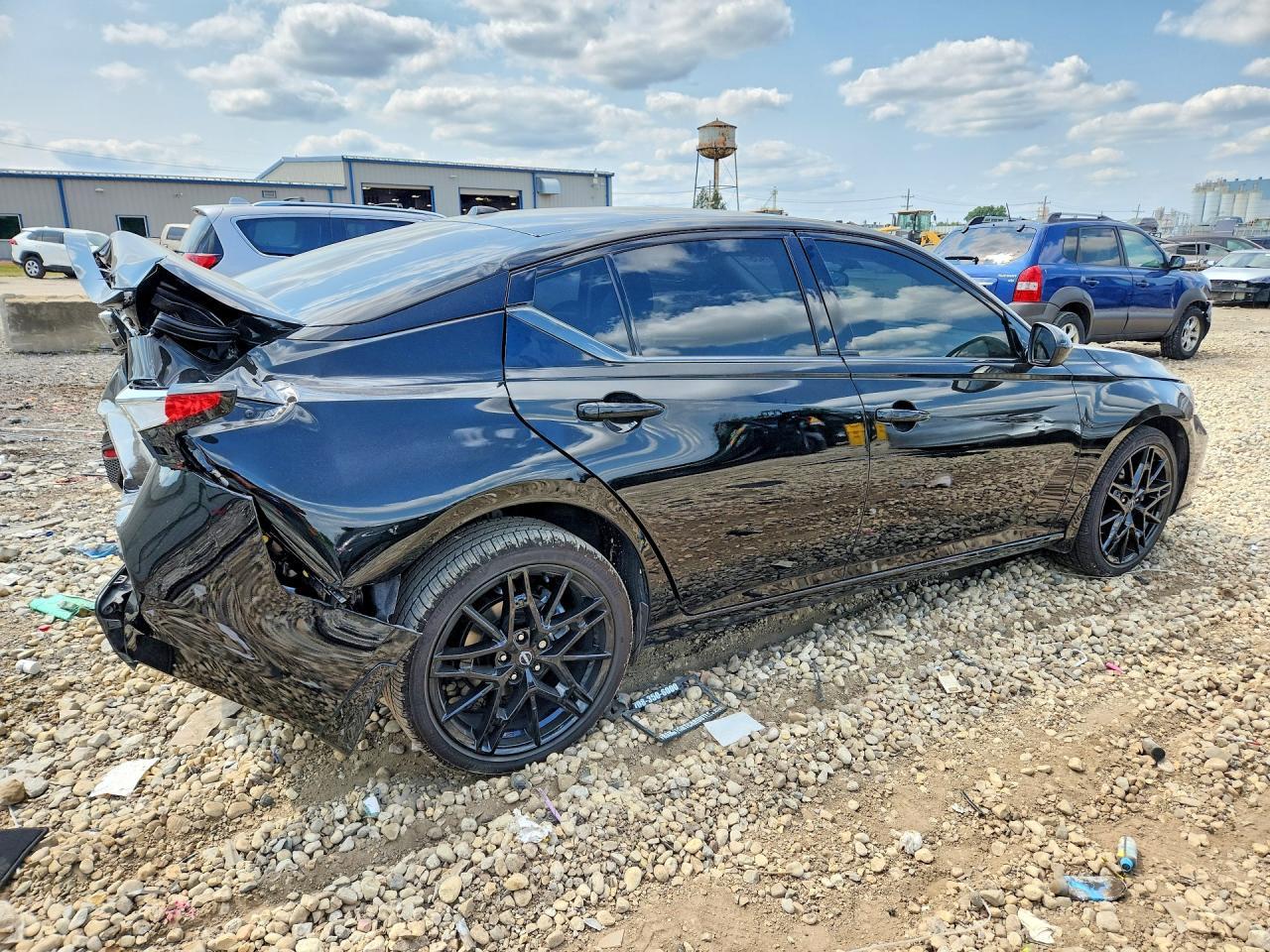 2026 Nissan Altima Sr - zdjęcie 3