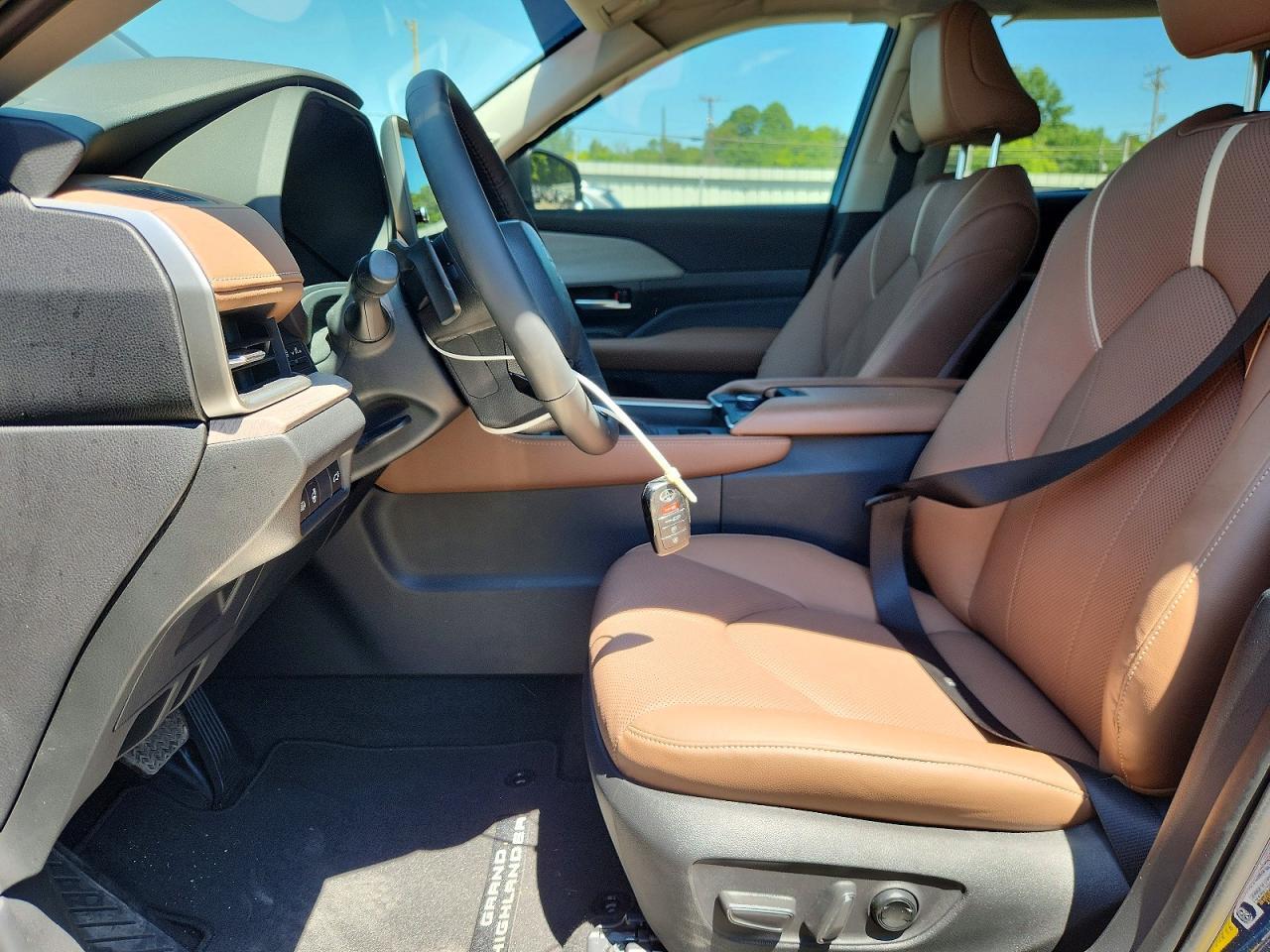2025 Toyota Grand Highlander Platinum - zdjęcie 7