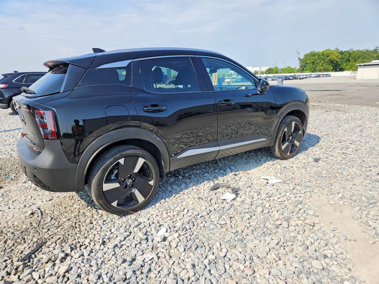 2025 Nissan Kicks Sr - zdjęcie 3