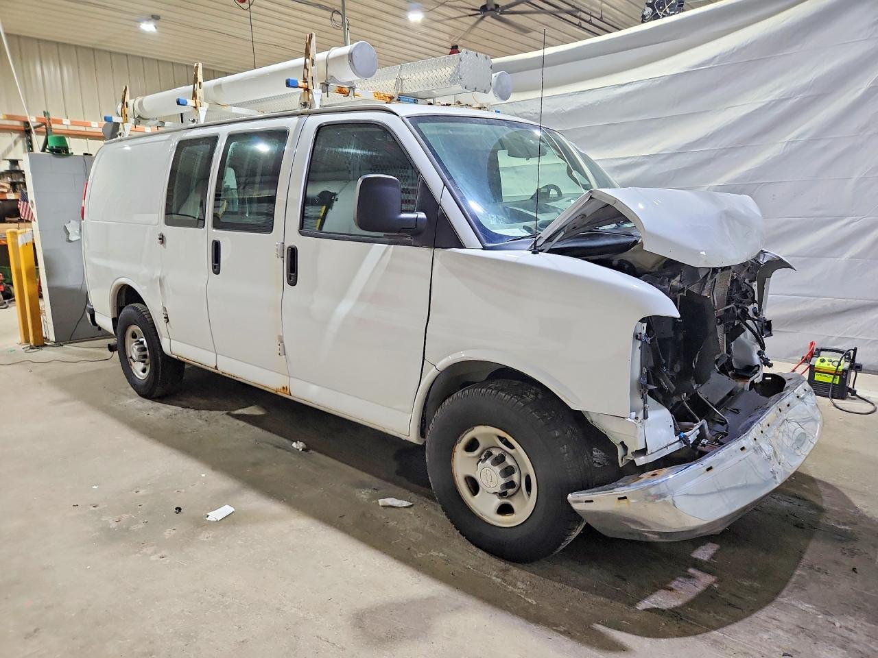 2017 Chevrolet Express G2500 - zdjęcie 4