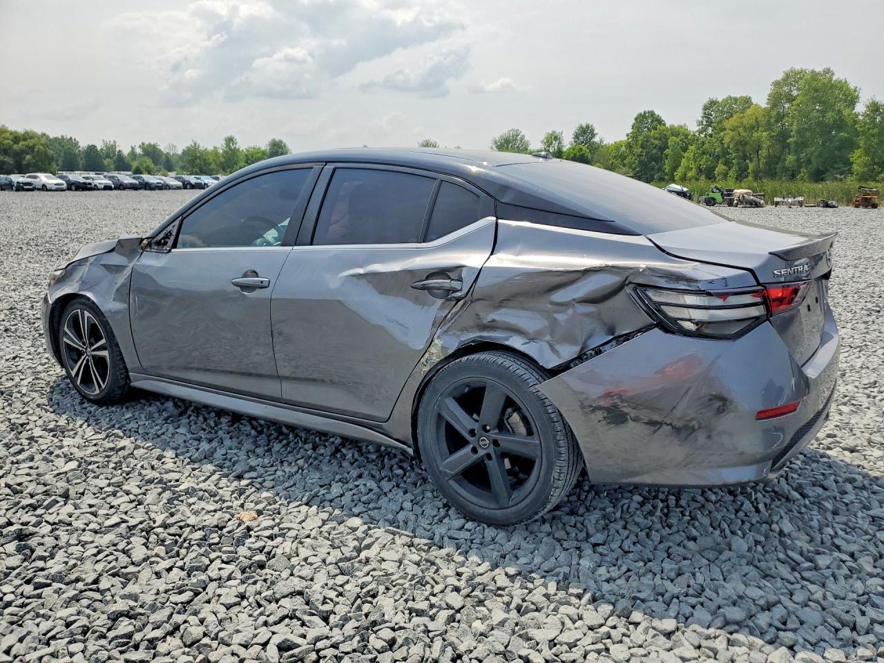 2020 Nissan Sentra Sr - zdjęcie 2