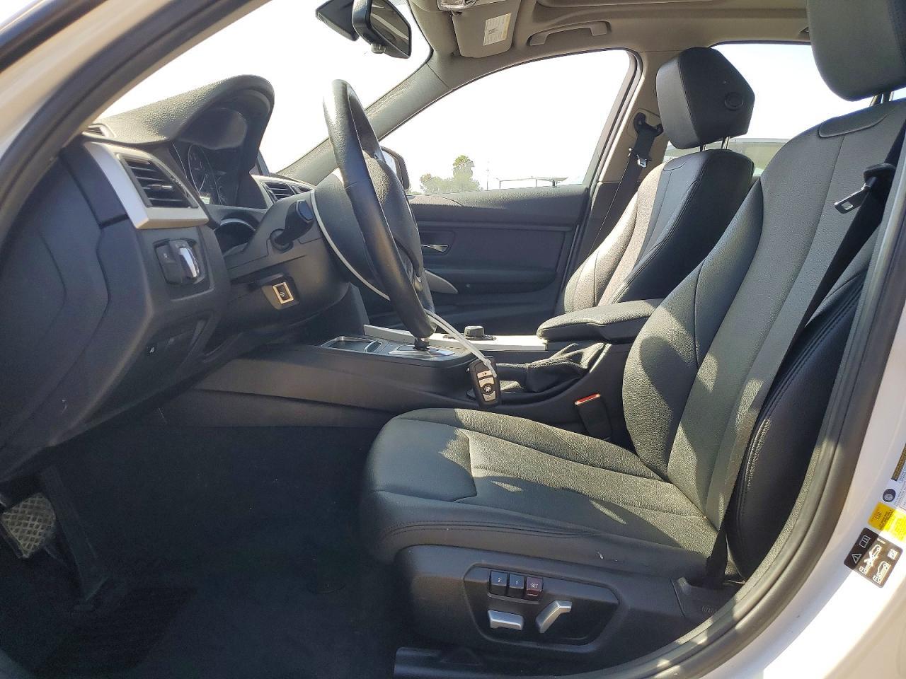 2018 BMW Seria 3 320i - zdjęcie 7