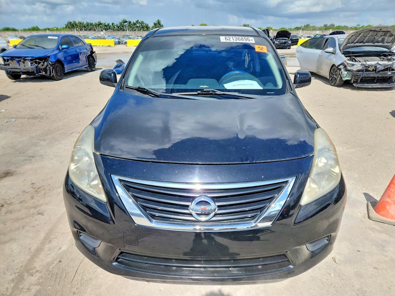 2014 Nissan Versa 1.6 S - zdjęcie 5